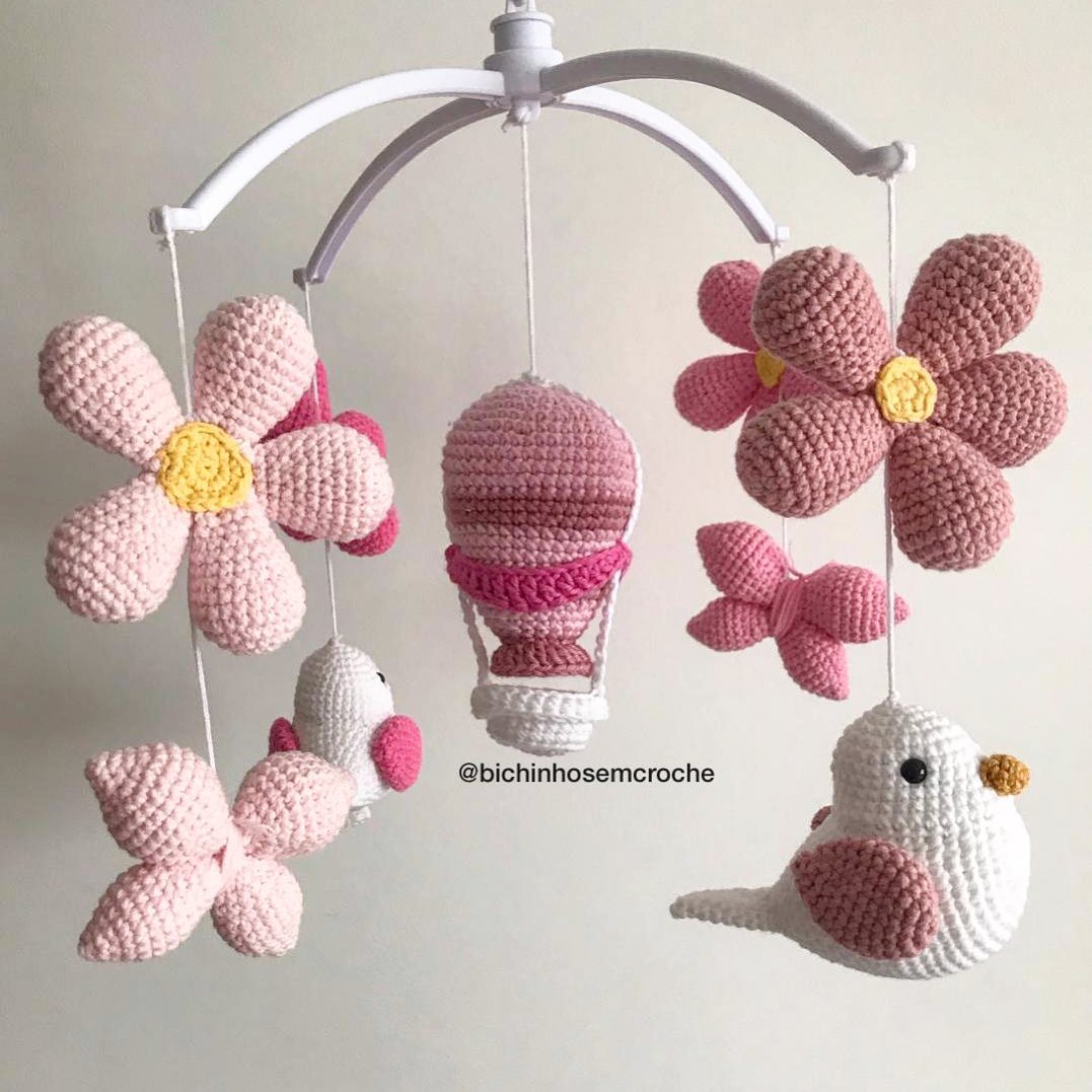 Mobile Flores e Passaros Amigurumi Raiane Barros Bichinhos em Crochê