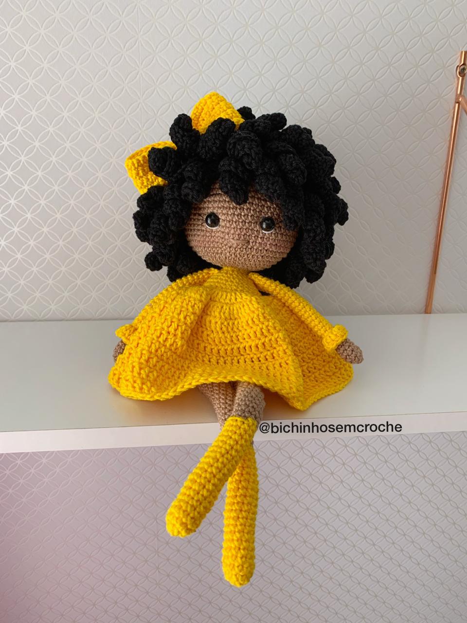 Boneca Sade Amigurumi - Raiane Barros Bichinhos em Crochê