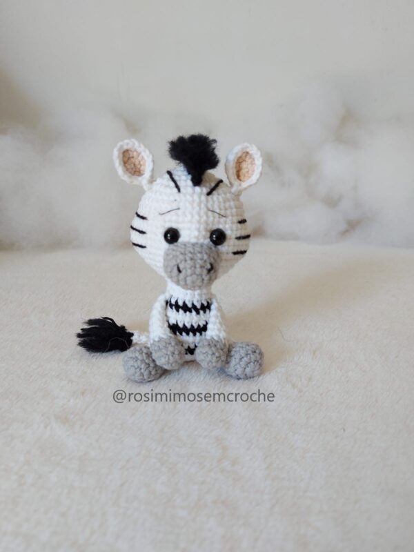 Zebra Amigurumi Baby Frente_ Rosi Barros
