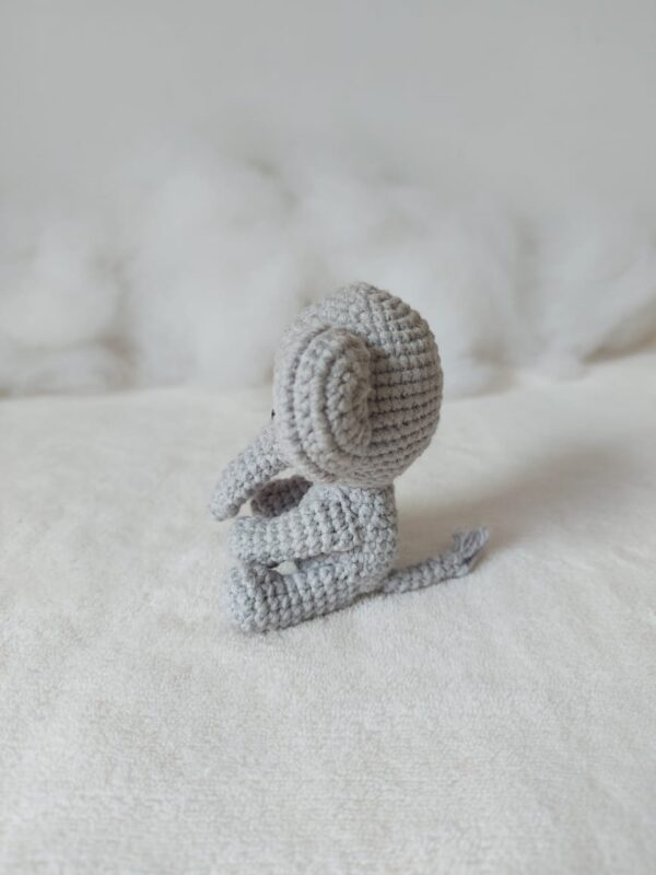 Elefante Amigurumi Rosi Barros Lado