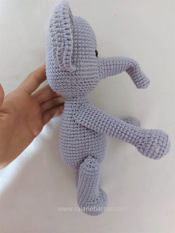 Tito Elefante Amigurumi de Lado 2