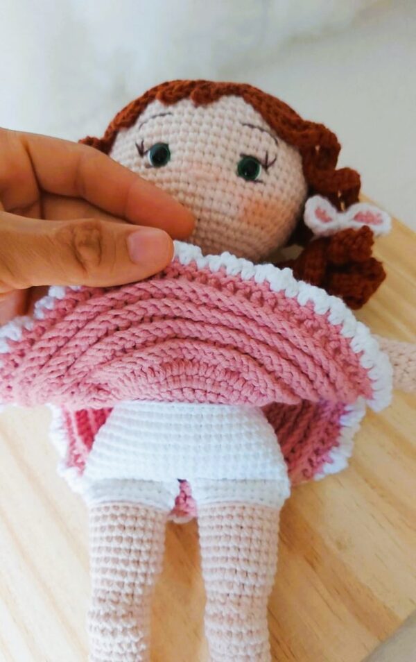 Lia Boneca Amigurumi Detalhe da Saia