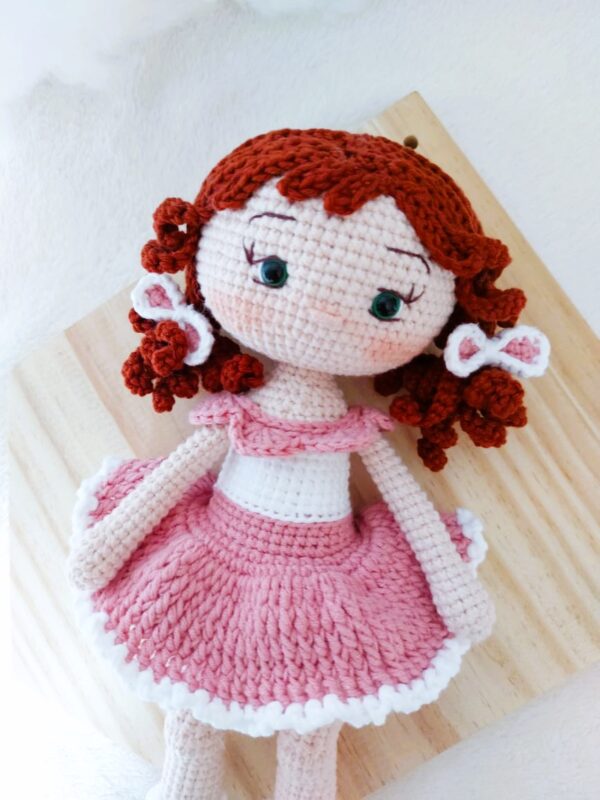 Lia Boneca Amigurumi zoom 3