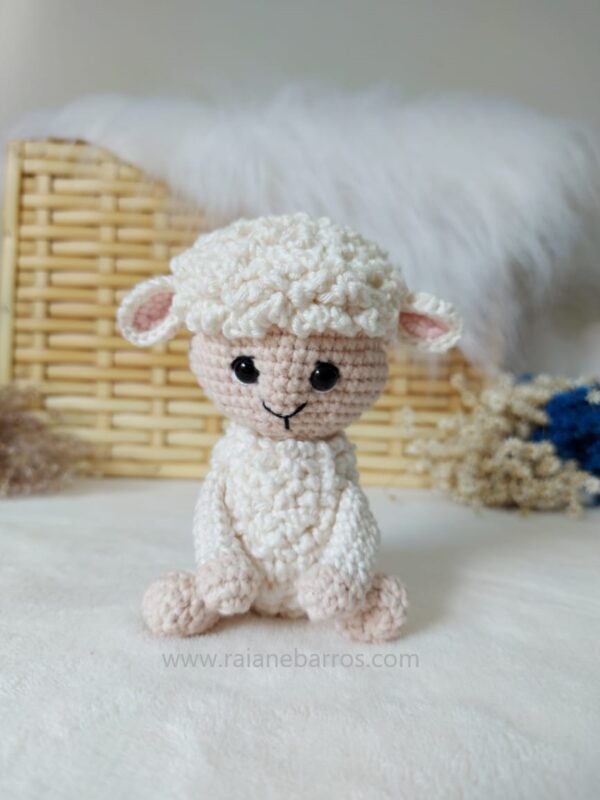 Ovelhinha Amigurumi Frente 1 Rosi Barros