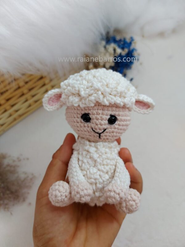 Ovelinha Amigurumi Na Mão 1 Rosi Barros